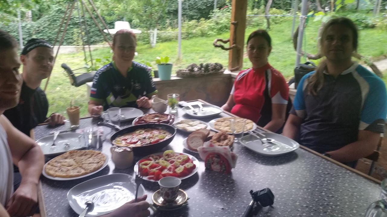 Guest House Ucha Mtsʼkhetʼa Εξωτερικό φωτογραφία